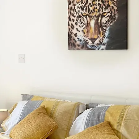 Lovely 1 Bedroom Apartment In South East Лондон Экстерьер фото