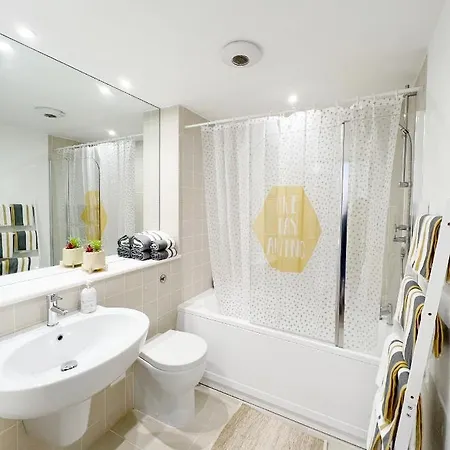 Lovely 1 Bedroom Apartment In South East Лондон Экстерьер фото