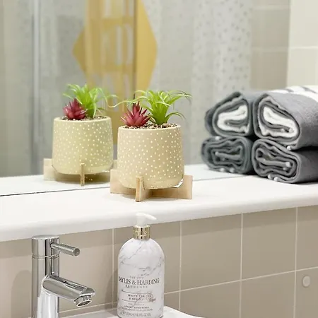 Lovely 1 Bedroom Apartment In South East Лондон Экстерьер фото