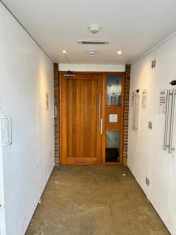 Апартаменты Lovely 1 Bedroom In South East